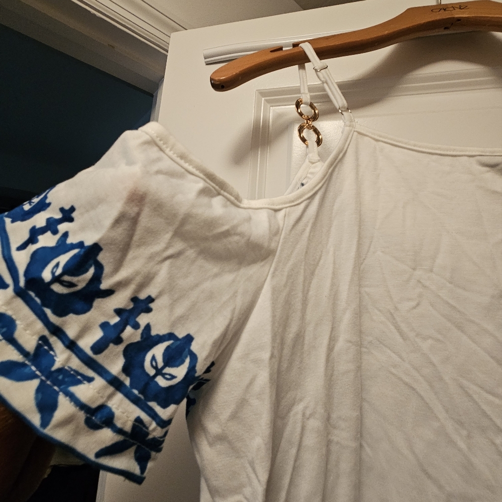 5 for $ 25 Bundle deal - ChicMe off the shoulder top - Picture 2 of 4
